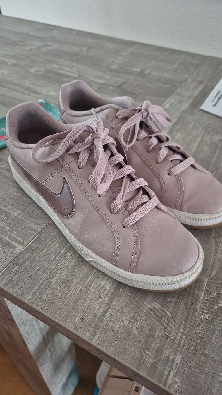 Nike Scarpe da donna: Nike Gr 39 – Usato da Spiez venduto da topcastro22
