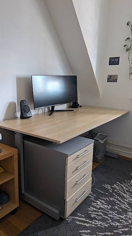 Bureaux: Schreibtisch – D'occasion à Zürich par fil_smc5