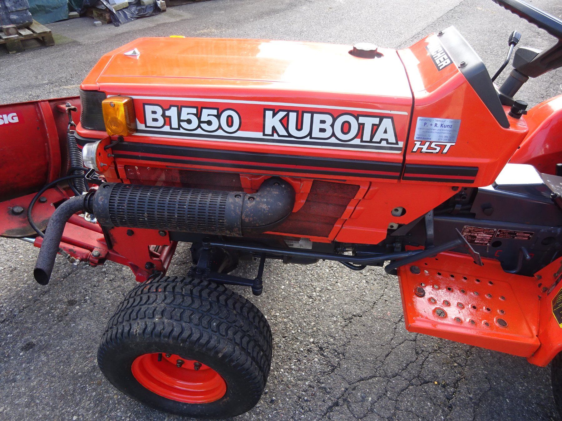 Kubota Trattori: Traktor Kubota B1550HST mit Schneepflug – Usato da Bauma venduto da deutz08 1