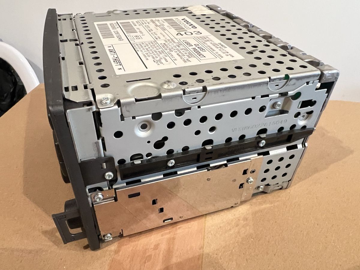 Radio: Original Volvo Radio HU-655 – Usato da Halden venduto da Satellite 2