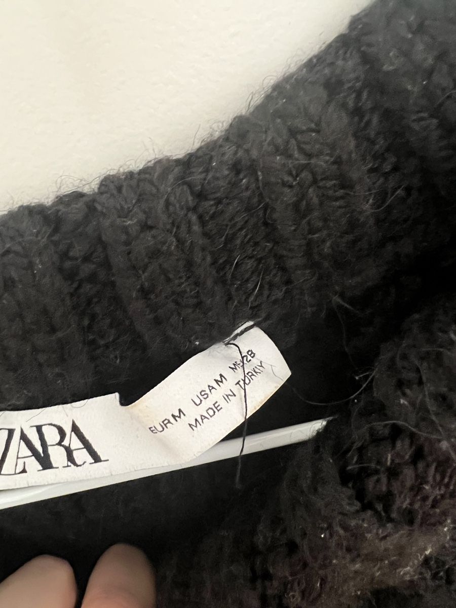Zara Pulls & Sweat-shirts: Chunky Schwarzer Pullover von Zara – D'occasion à Zürich par lexi_alex 1