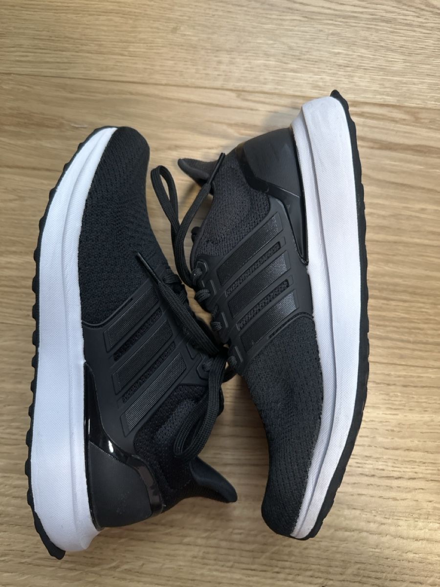 Adidas Scarpe da donna: Adidas Ubounce Dna Gr. 36 – Usato da Gossau SG venduto da Nisu98 1