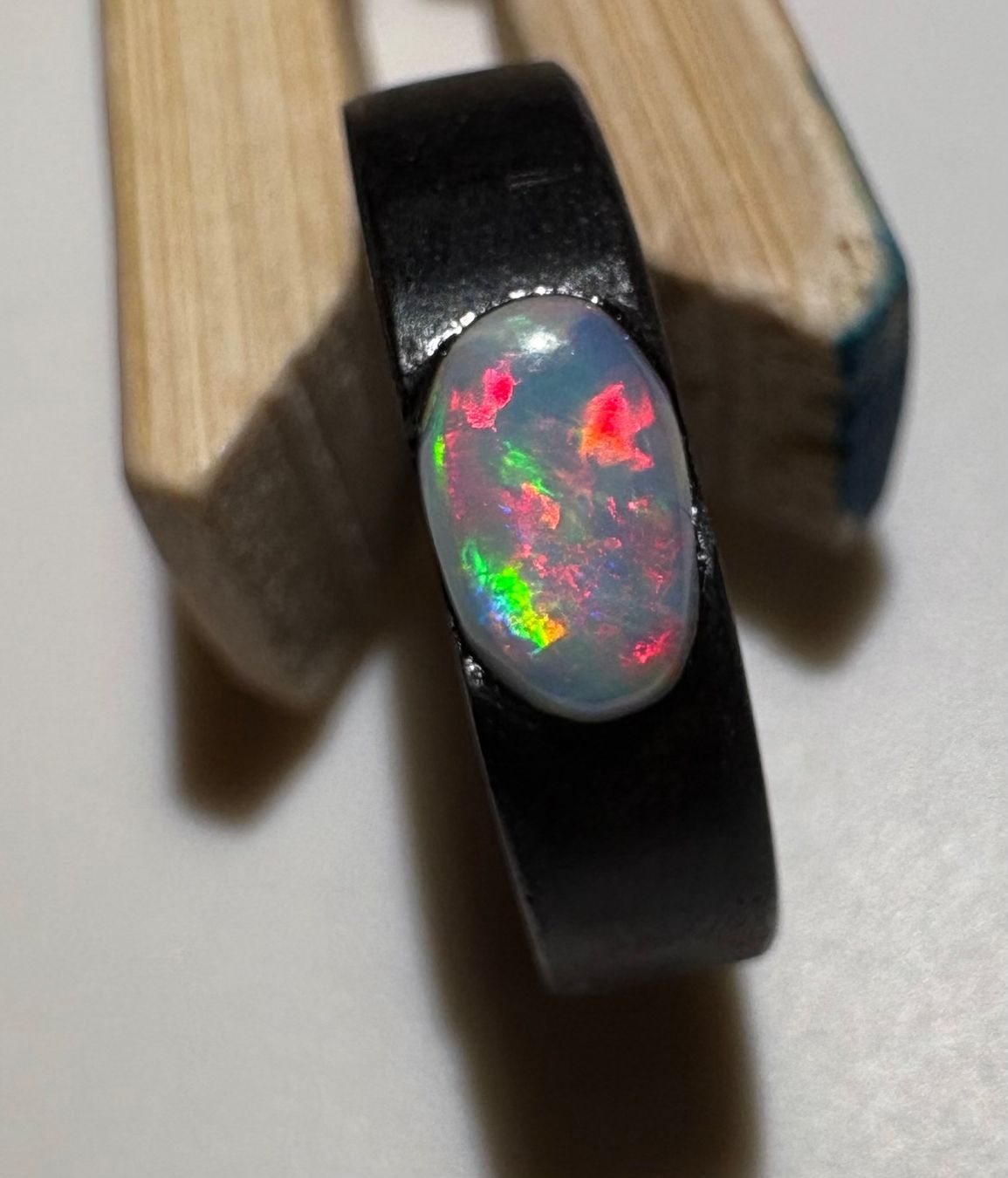 Anelli: Kristall Opal Ring Mooreiche, Gr.52, Coober Peedy Australien – Nuovo (secondo la descrizione) da Wilen b. Wil venduto da Tschirio 2