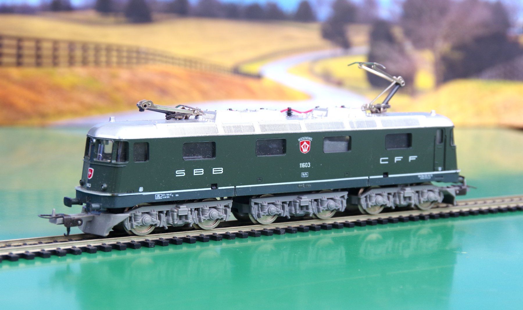 Lima Modellini di ferrovie: Lima H0 Elektro-Lok Re 6/6 SBB CFF FFS – Difettoso da Frauenfeld venduto da Danielpwiedmer