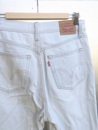 Levi’s Striped High Rise Mom Jeans W29 L27