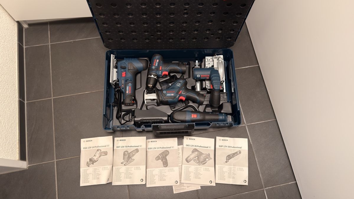 Bosch Tutti gli attrezzi: Bosch 12V Akku Werkzeug Set, NEU – Nuovo e nell'imballaggio originale da Olten venduto da has_79d8