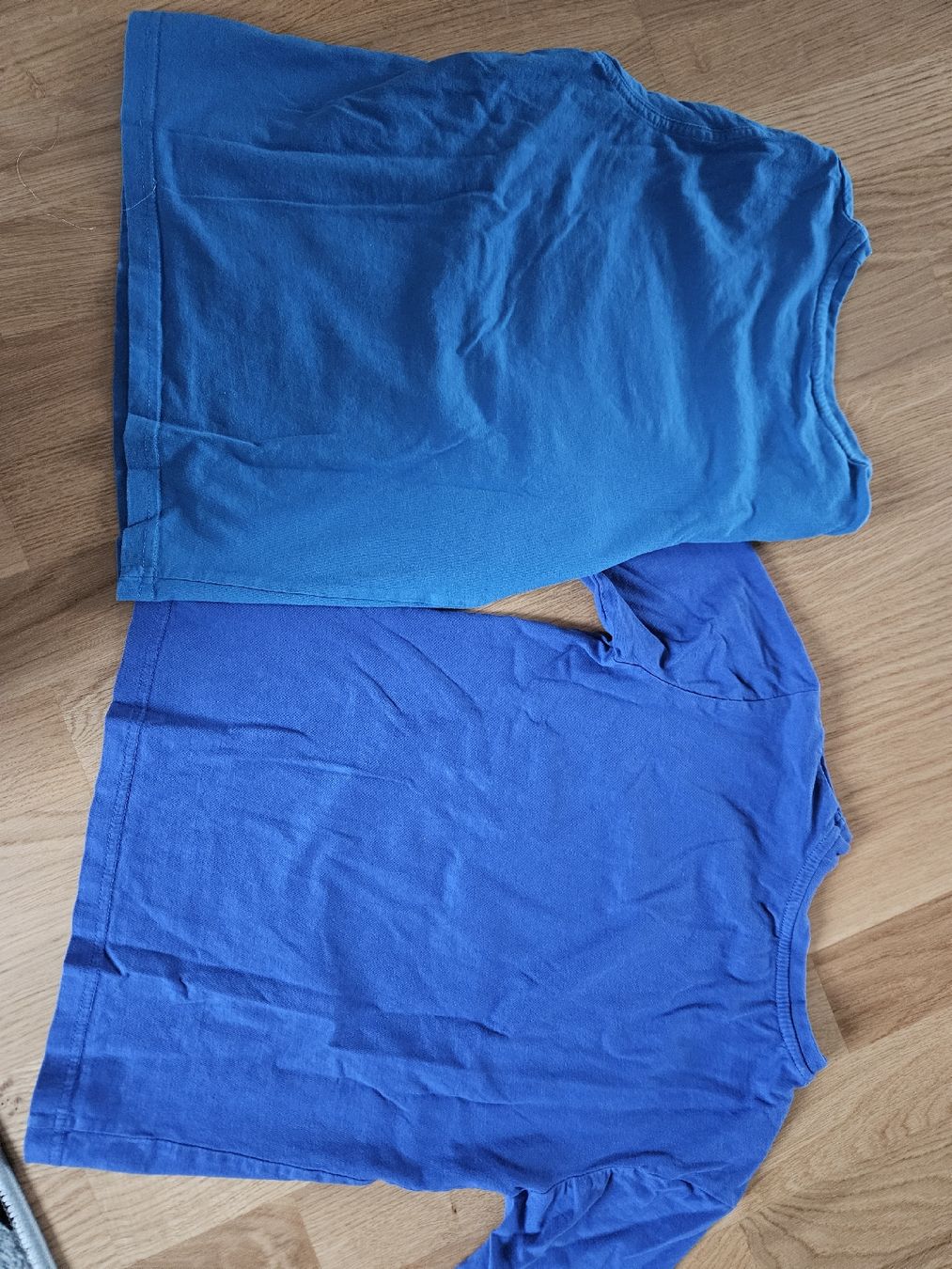 Maglioni & Felpe: 2 Langarmshirts, Traktor, Gr. 128 – Usato da Bern venduto da Oloui 1