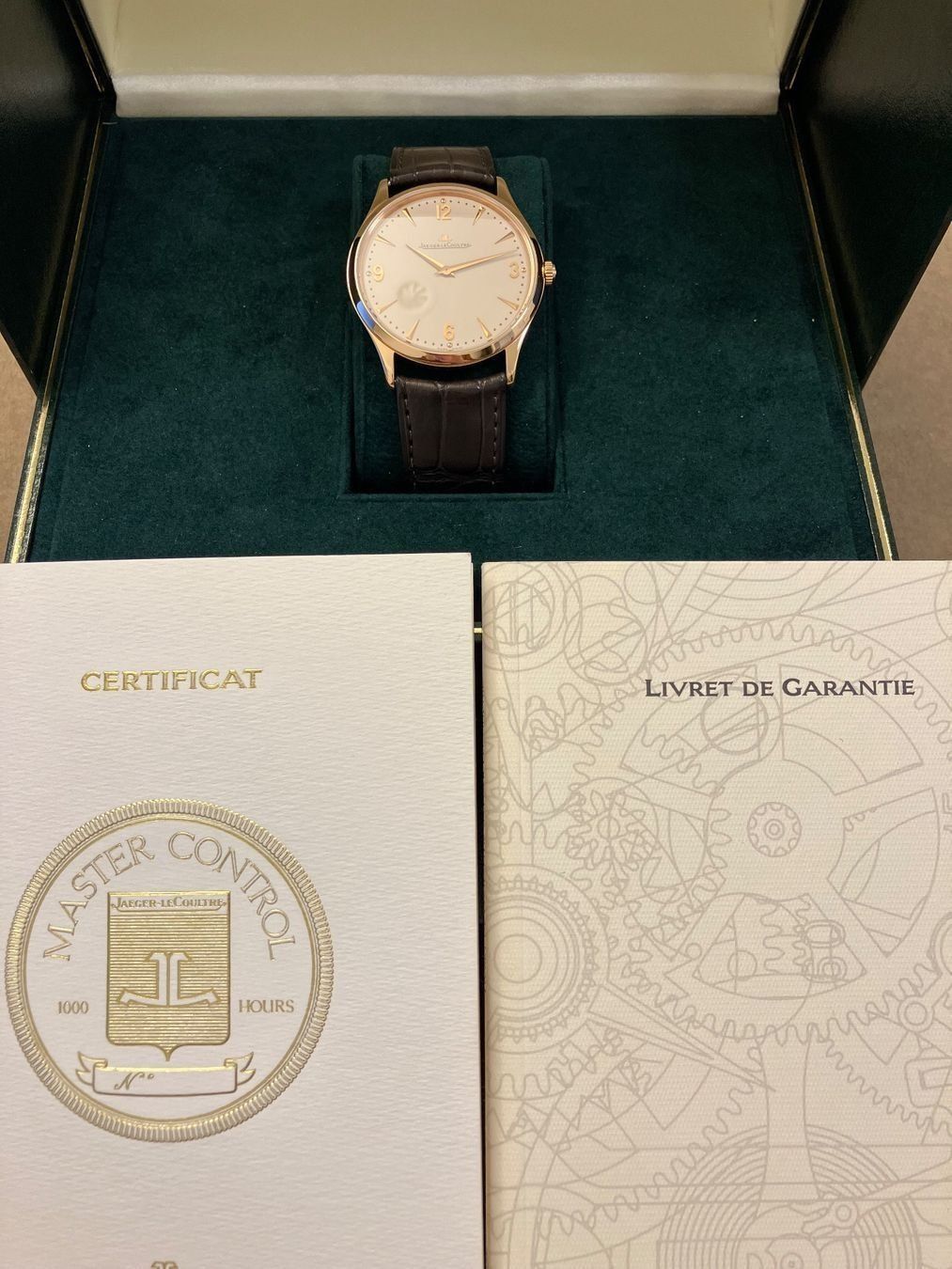 Jaeger-Lecoultre Orologi: Jaeger-LeCoultre Master Ultra Thin 18k Gold – Usato da Thalwil venduto da LeCh1ffre 1