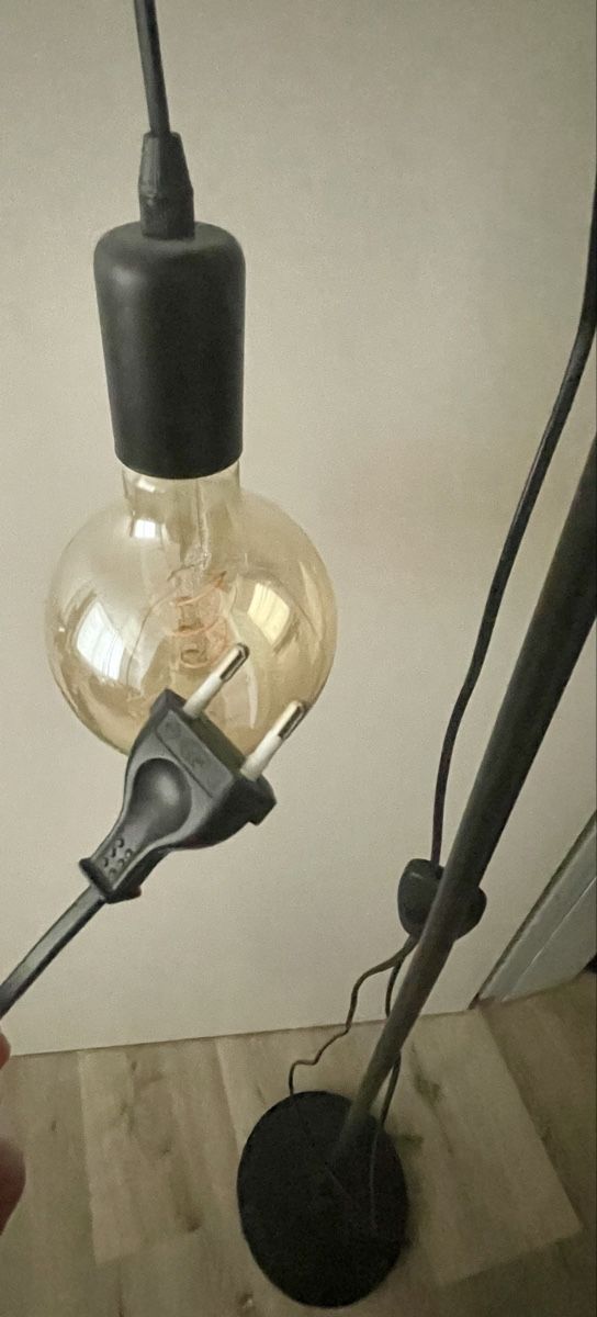 Lampes: Stehlampe schwarz Holz Metall Lampe – D'occasion à Gelterkinden par QuackMa 2