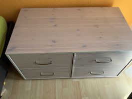 Weisse Flexa Kommode mit 4 Schubladen