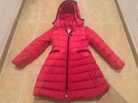 Moncler NWT wunderschöner Daunenmantel, 8J 128 NP 670 Fr