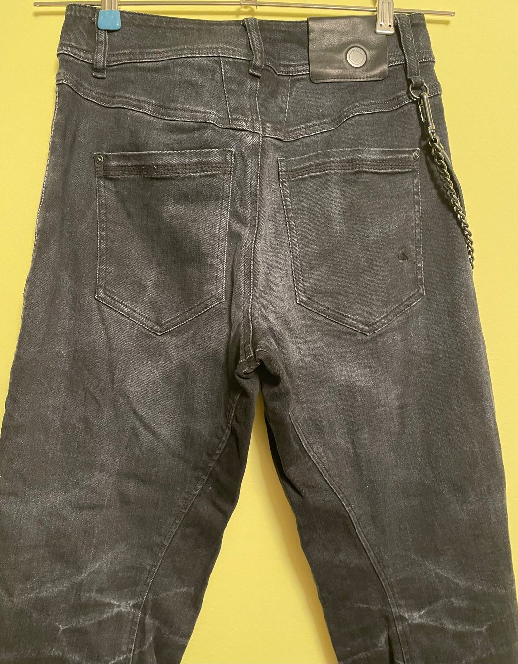 High Kleiderpakete: Ensemble en jeans de la marque High, taille 32-34 – Neu (gemäss Beschreibung) aus Vernayaz von Veron1 8