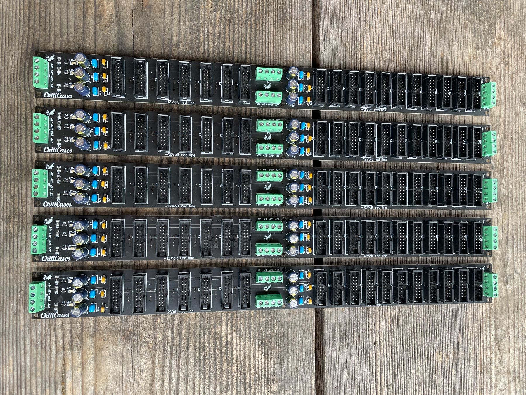 Strumenti musicali: ChiliCases filtered Eurorack Busboard – Nuovo (secondo la descrizione) da Brittnau venduto da controllerbeschuss 3