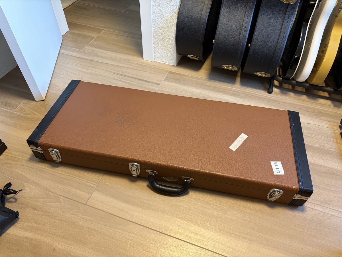 Taylor Instruments de musique: Taylor Solid Body custom – D'occasion à Orpund par namartinez 4