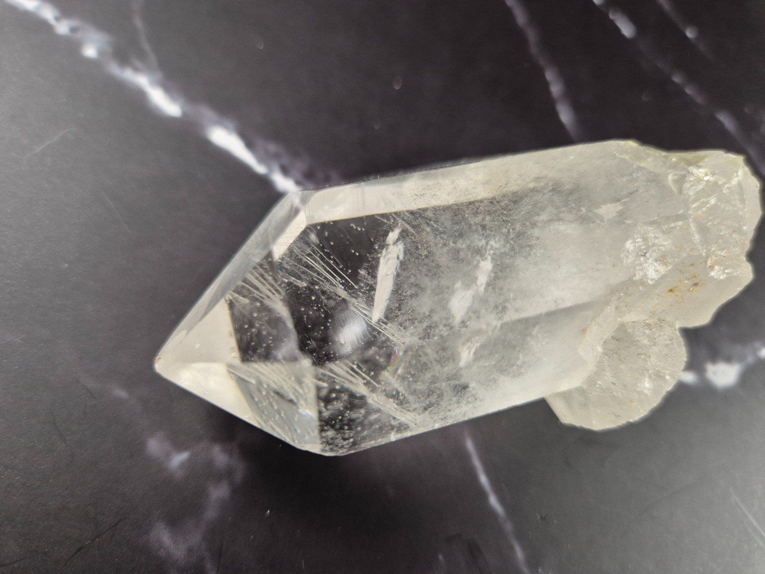 Minerali & Pietre curative: Cristal de quartz naturel biterminé avec cristal secondaire – Usato da Sugnens venduto da Madteus82