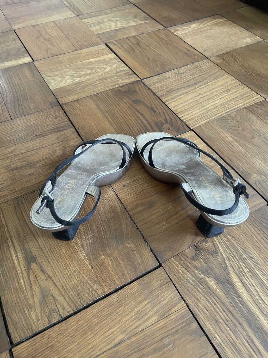 Prada Chaussures femmes: Prada Sandale 38/39 – D'occasion à Basel par nadineraeber 2