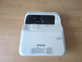 Epson EB-685W Ultrakurzdistanz-Beamer, 3500 lm, HDMI
