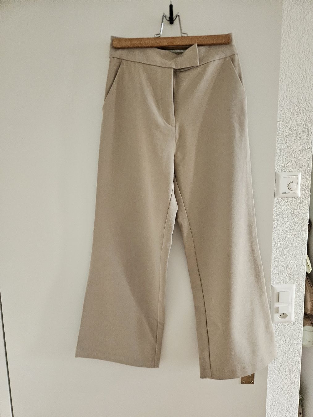 H&M Hosen: Hosen beige Grösse 36 H&M – Gebraucht aus Wil SG von an_ka