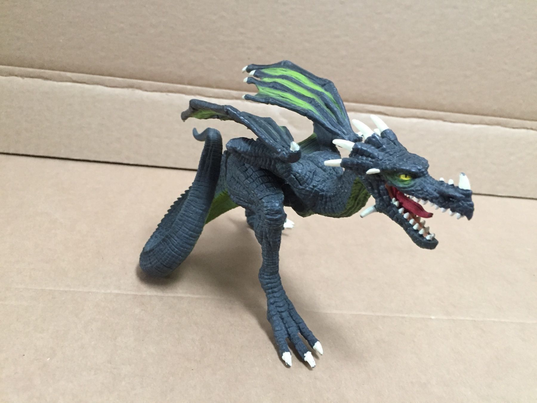 Schleich Statuette: Schleich 70510 Drache Läufer Drachen TOP – Usato da Ennetbaden venduto da mapa05
