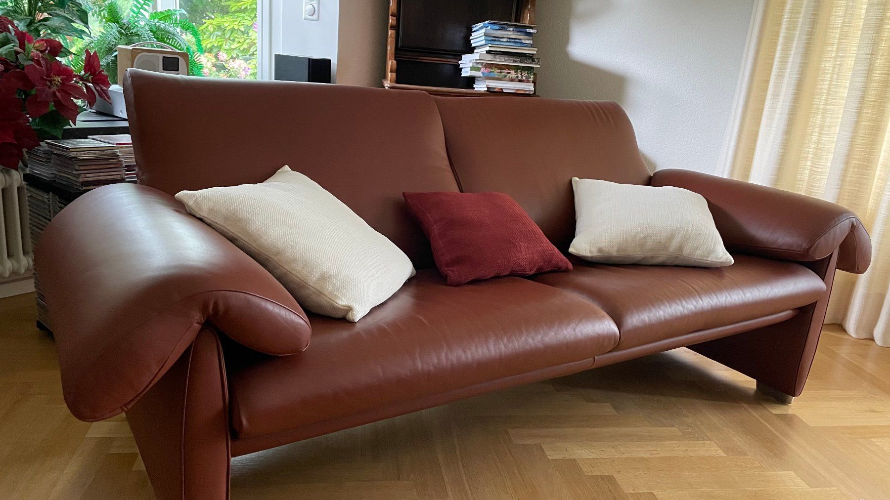De Sede Divani: De Sede Sofa Gruppe 3er + 2er + Sessel mit Hocker – Usato da Zürich venduto da 4claudi 3