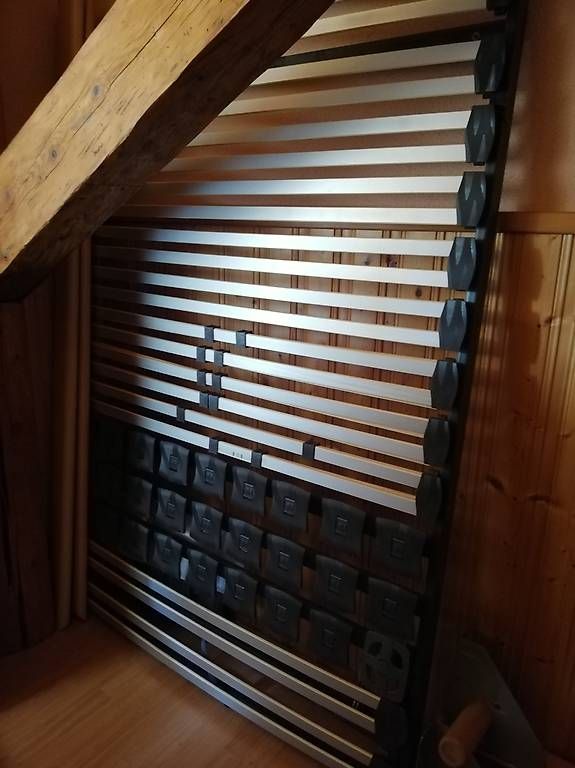Reti a doghe: Sommier avec cadre de lit – Usato da La Sagne VD venduto da bri_d6b5 1