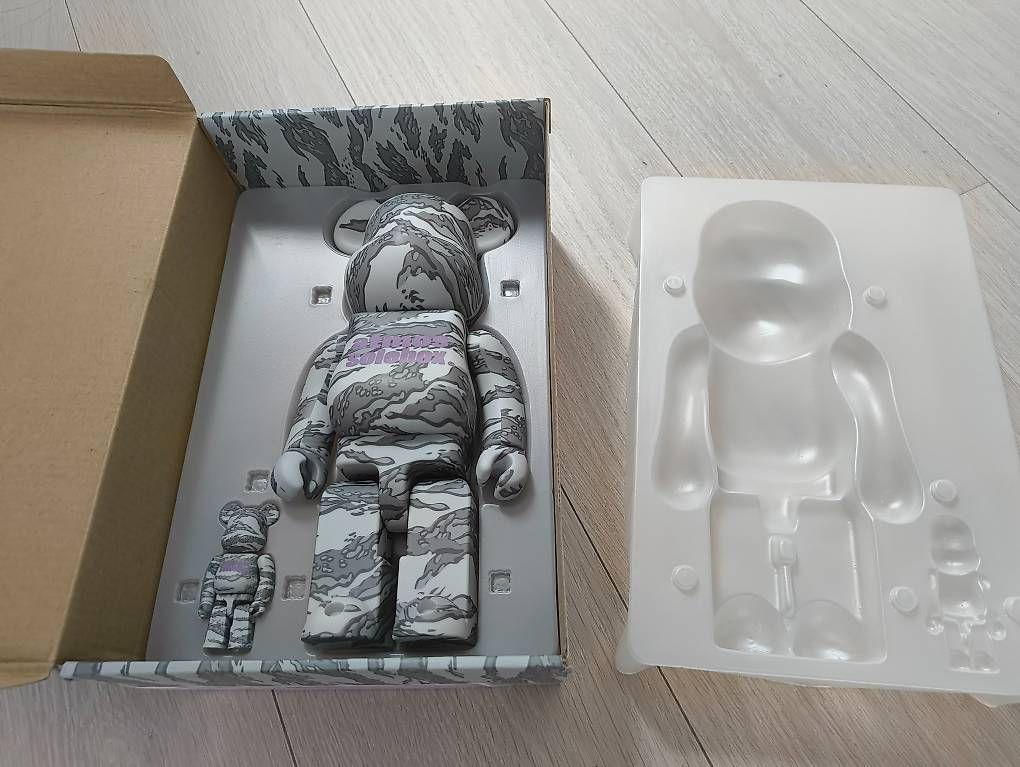 Statuette: Bearbrick x Atmos x Solebox 100% & 400% Set – Usato da Luzern venduto da Pokepas 2