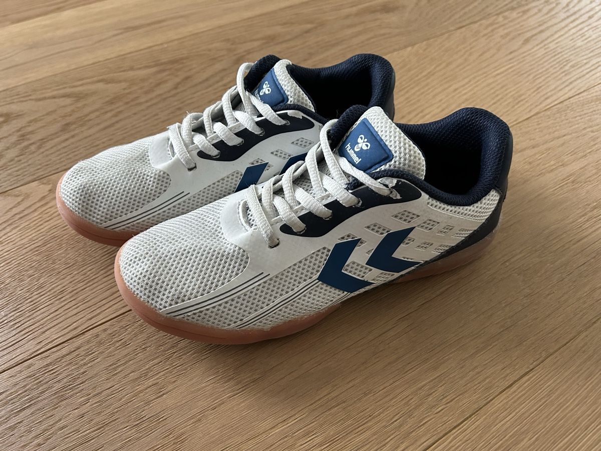 Hummel Scarpe per ragazzi: Hummel Hallenschuhe Gr. 35 – Usato da Tägerwilen venduto da NoRaq 1