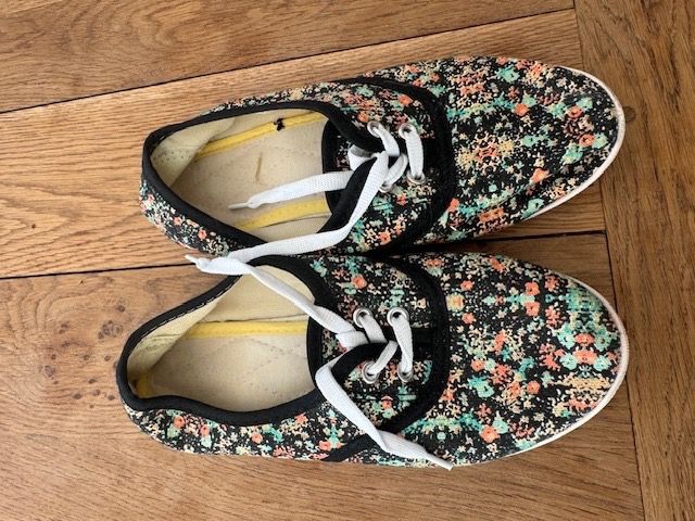 Damenschuhe: bunte Sneakers Gr. 36 – Gebraucht aus Schöfflisdorf von kin_2dp9