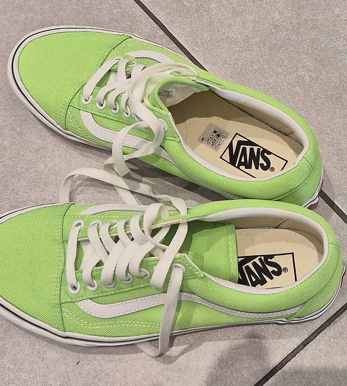 Scarpe da donna: VEN-SNEAKER ( NEU ) – Usato da Zofingen venduto da sofia67 1