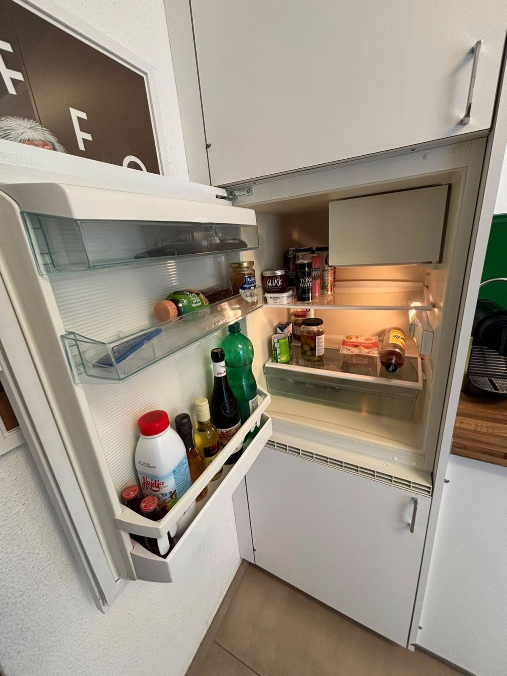 Cucine complete: Weisse Einbaucküche mit Elektroluxgeräten – Usato da Würenlos venduto da Rekalo 1