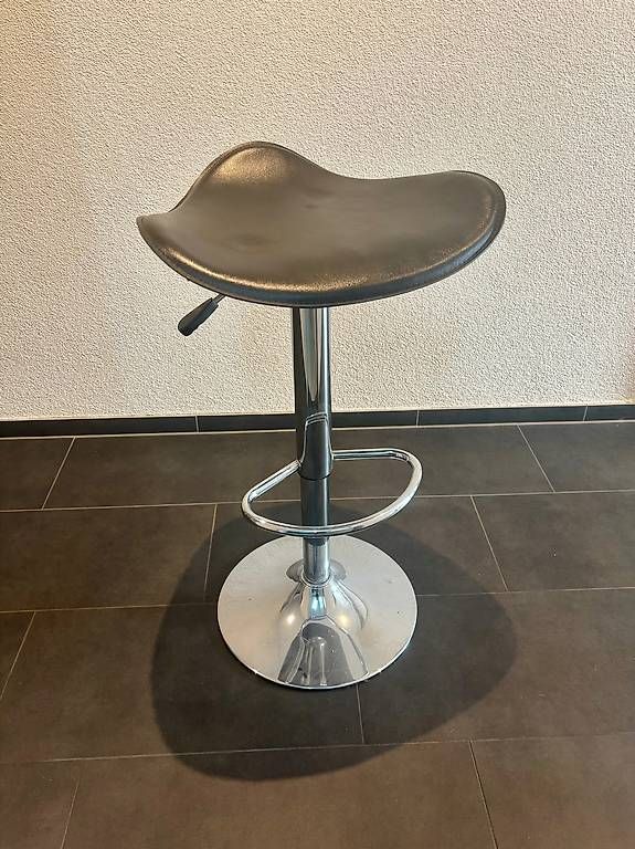 Tabourets: Barhocker zu verschenken gratis – D'occasion à Oberaach par ute_76yd 1