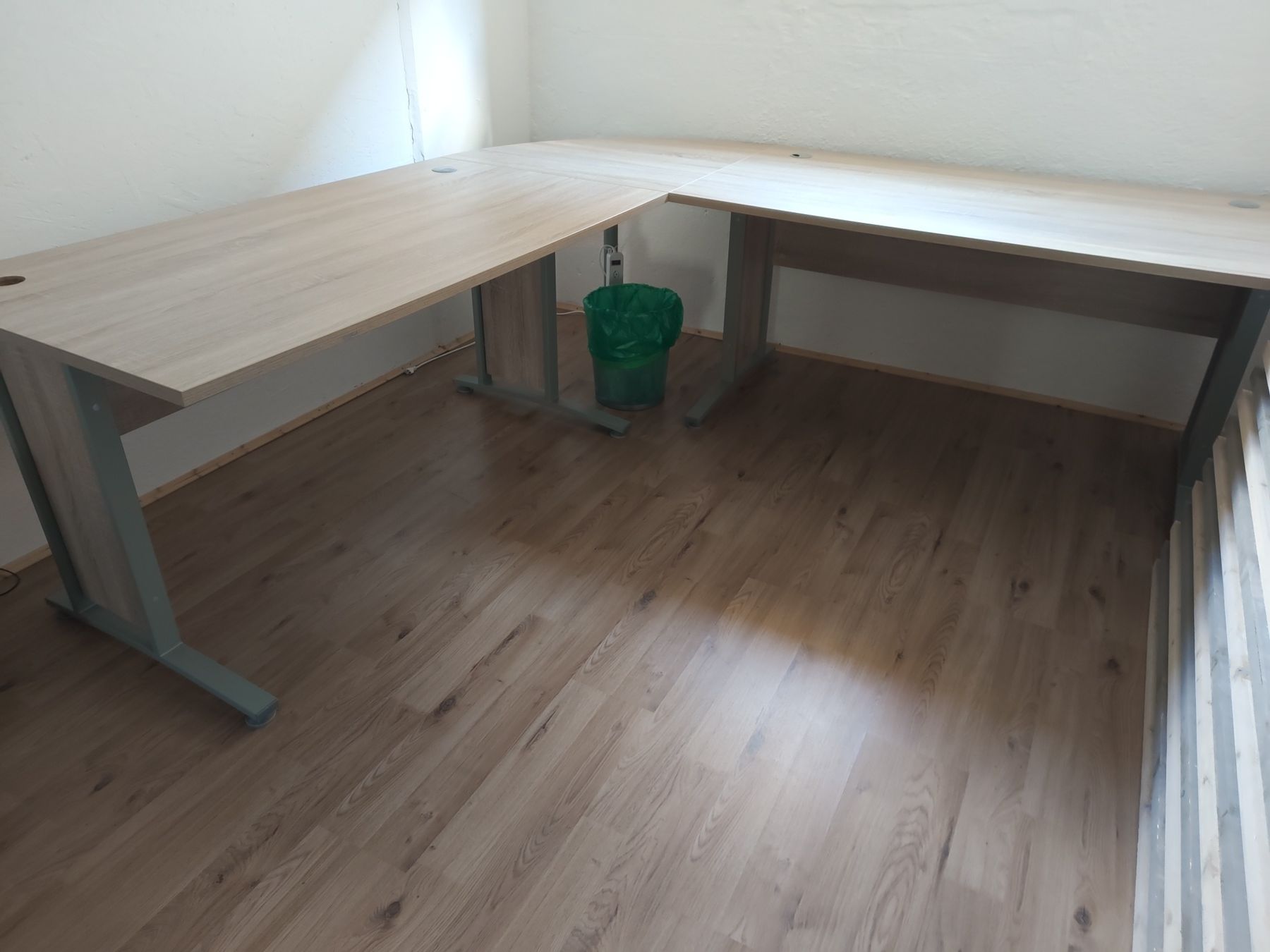 Scrivanie: Büro Tisch – Usato da Widnau venduto da aeb_2hcl 1