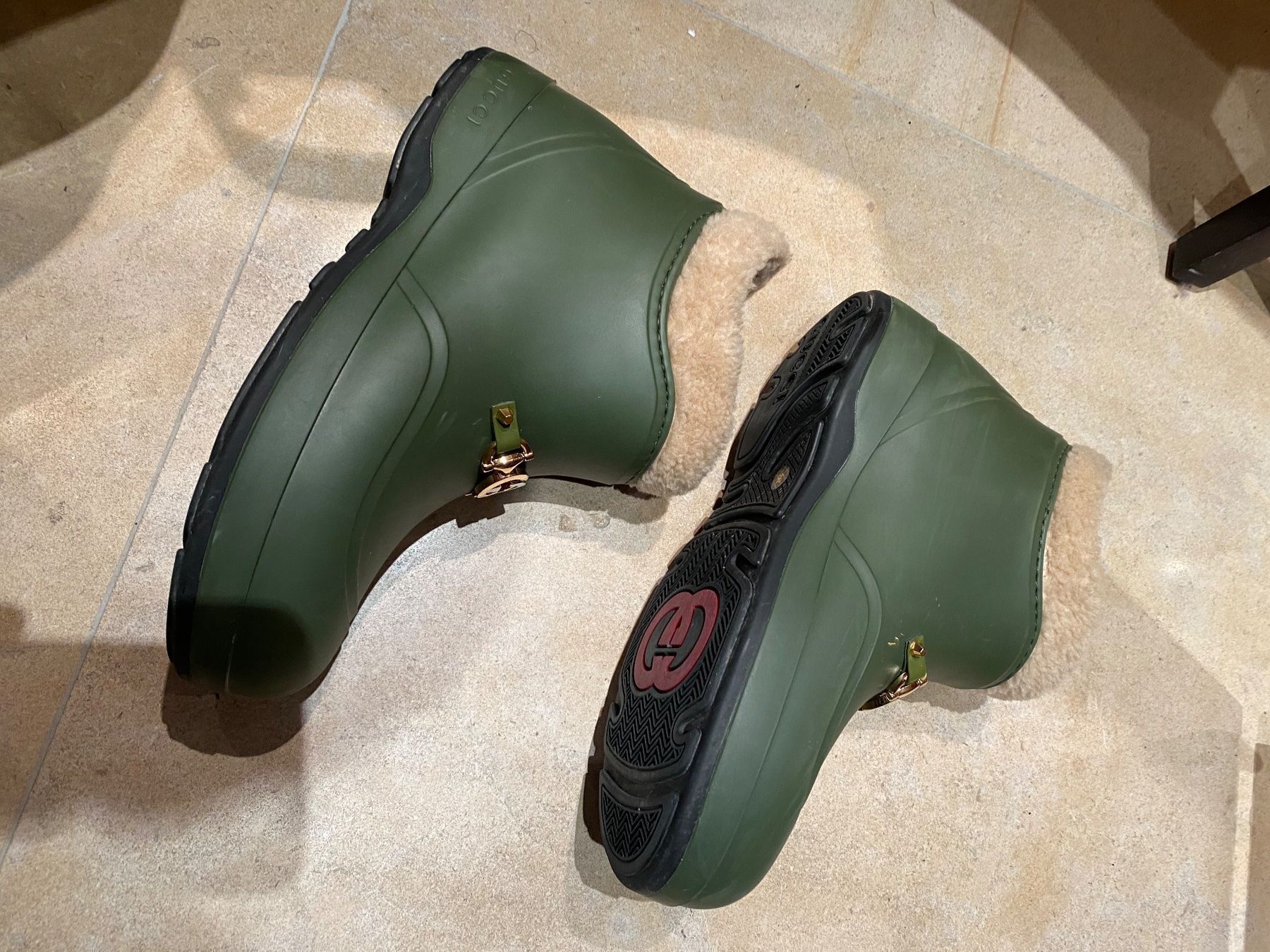 Gucci Scarpe da donna: Gucci rubber ankle boots – Usato da Zollikon venduto da ValeL 1