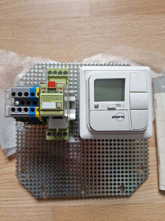 Sistema di controllo: Elero AstroTec Beschattung-Timer/Steuerung – Usato da Fahrwangen venduto da luk_bhw7 1