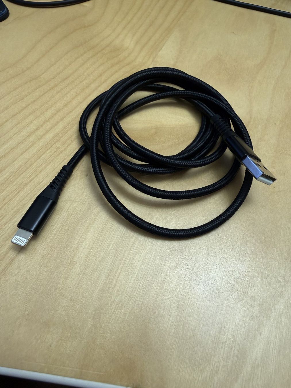 Cavi: 10 Lightning Ladekabel + Klinke Adapter, USB A / USB C – Usato da Volketswil venduto da OxadanP9 1