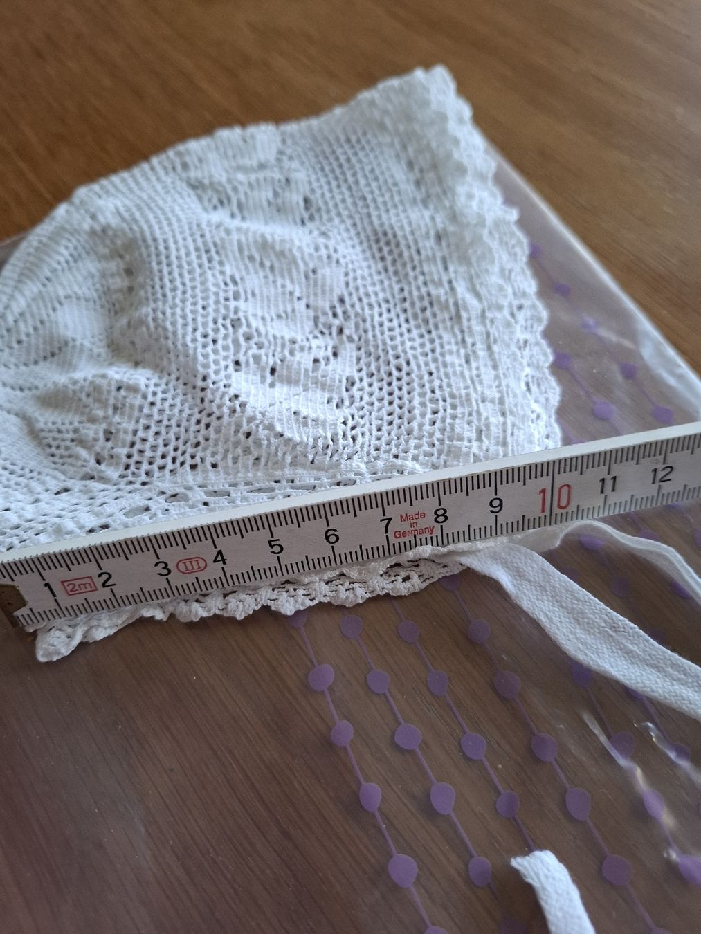 Berretti & Sciarpe: Süsses Baby Häubchen  Spitze – Usato da Thun venduto da kw50 2