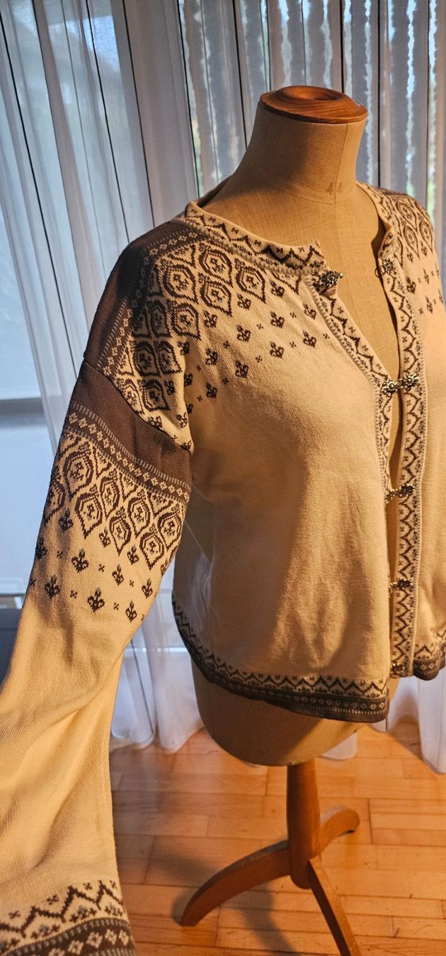 Giacche: Strickjacke Norwegen Norway – Usato da Riedikon venduto da Winter21. 1