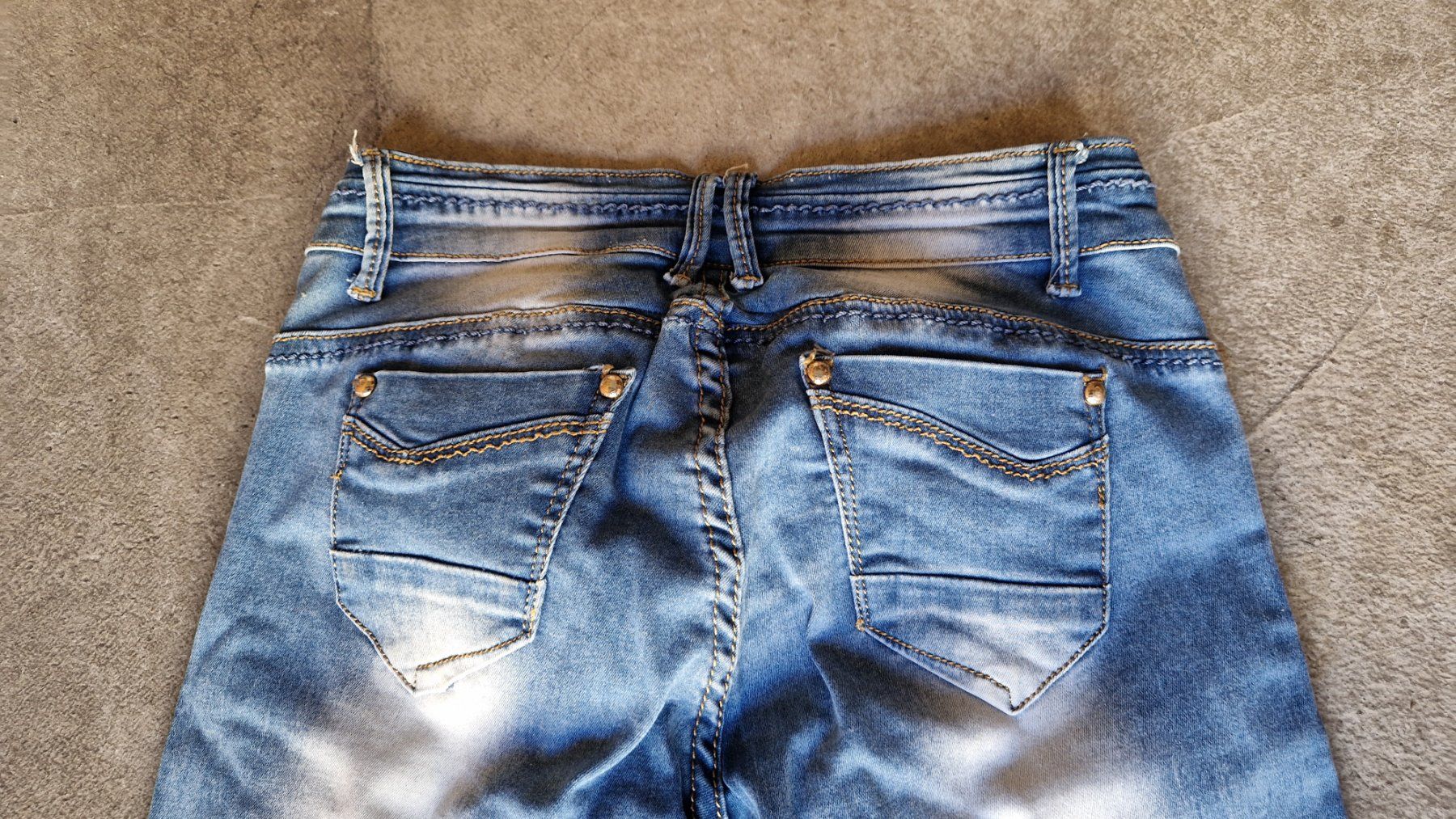 Pantaloni: Destroyed Jeans Grösse 27 – Usato da Laufen venduto da nostalgie0811 5