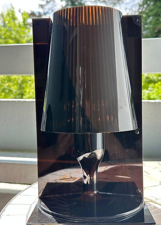 Lampade: Kartell Take Led Tischleuchte – Usato da Suhr venduto da a_tec