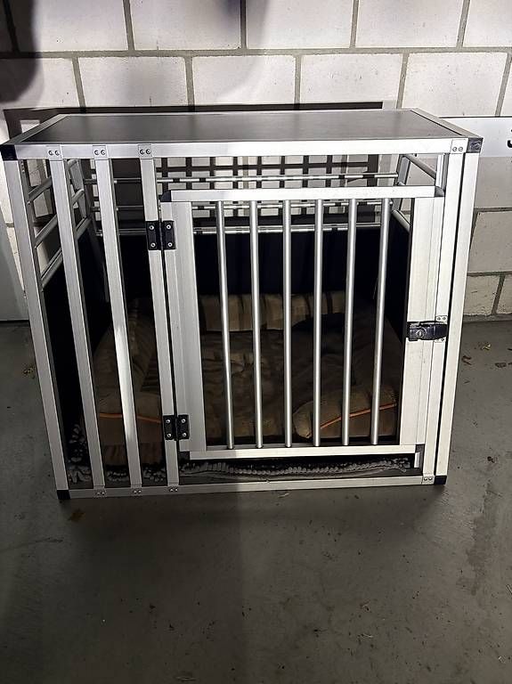 Cages, transport & sécurité: Hundebox 80x65x65 – D'occasion à Widnau par Mi9ko