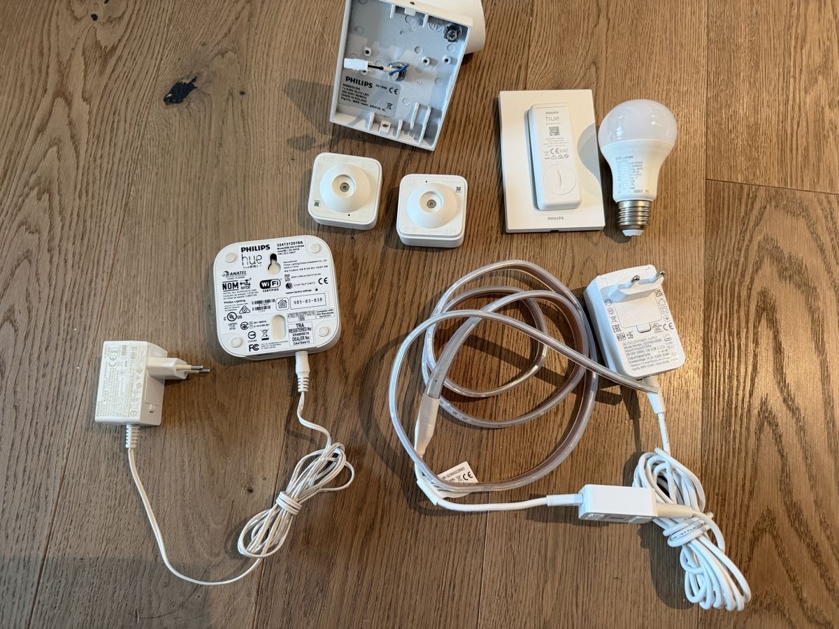 Philips Lampen: Philips Hue Smart Home Set Bridge Lampen Sensor Switch – Gebraucht aus Küsnacht ZH von olgig 1