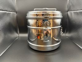 Sterilisationsbox aus Chromstahl | Aesculap M. Schaerer AG