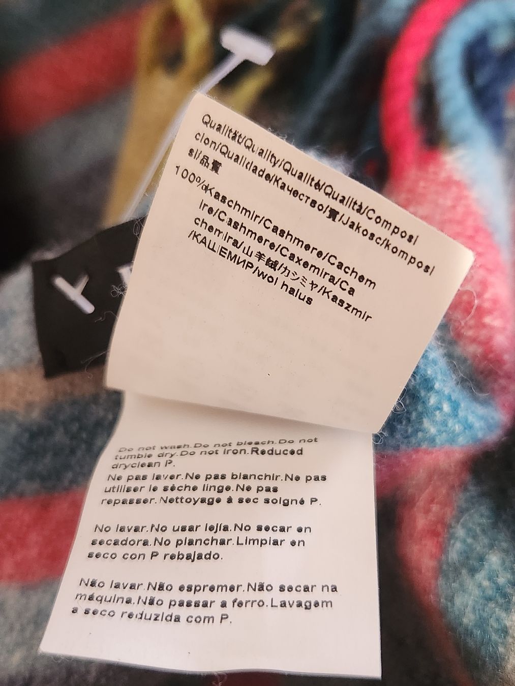 Hugo Boss Foulards, Tücher & Schals: Écharpe BOSS Hugo Boss rayée cachemire 100%  – Gebraucht aus Niedergösgen von Eva2410 5