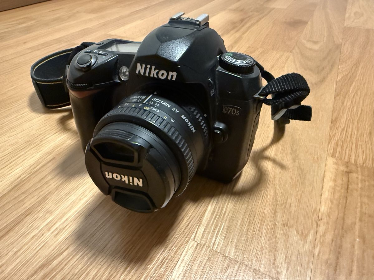 Nikon Fotocamera: Nikon D70s Spiegelreflexkamera – Usato da Volketswil venduto da Semai1