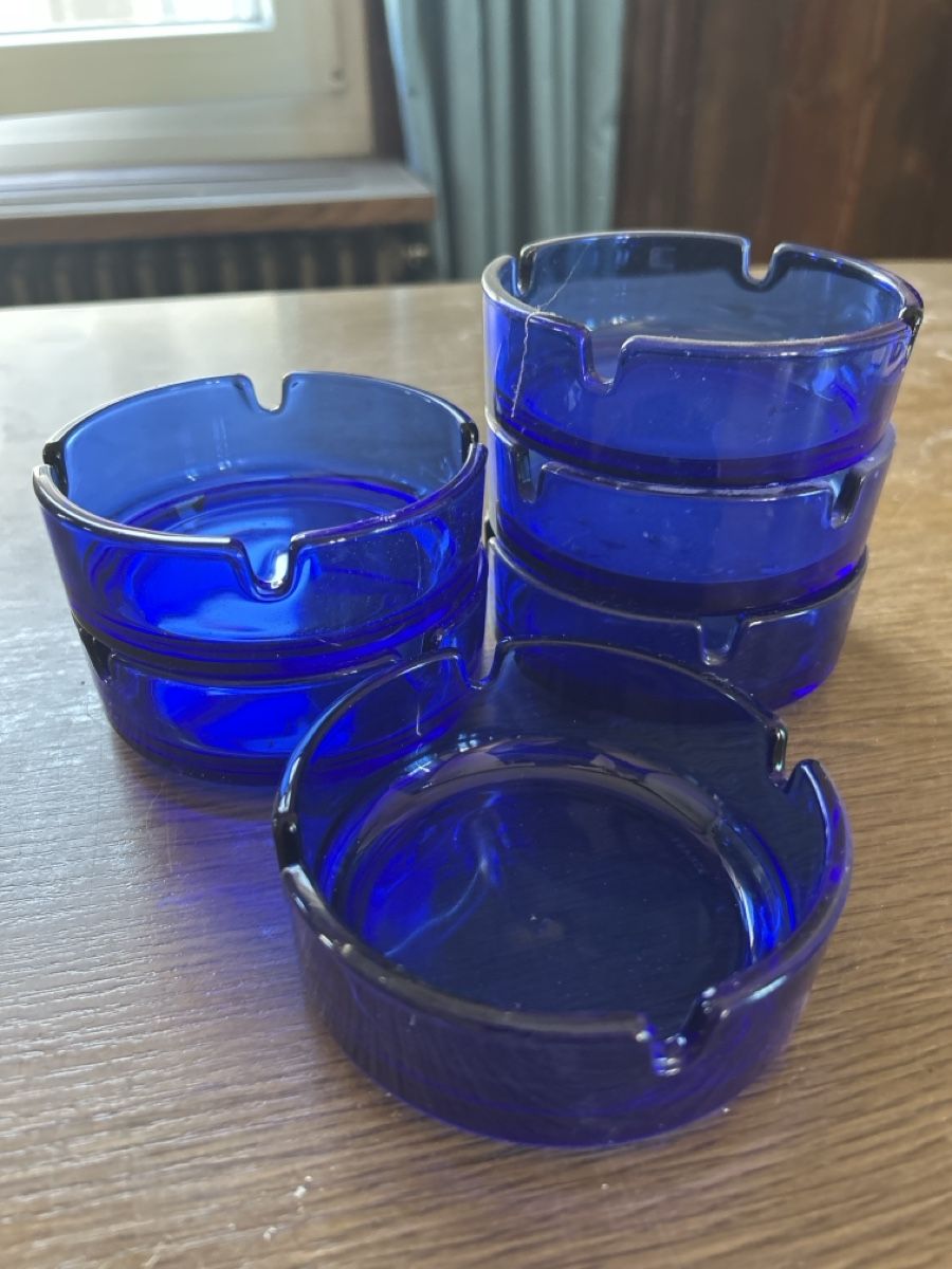 Aschenbecher: Glass Aschenbecher Blau – Gebraucht aus Oetwil a.d. Limmat von tobbra