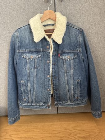 Levi's Jeansjacke mit Teddyfutter, Grösse M, Winterjacke