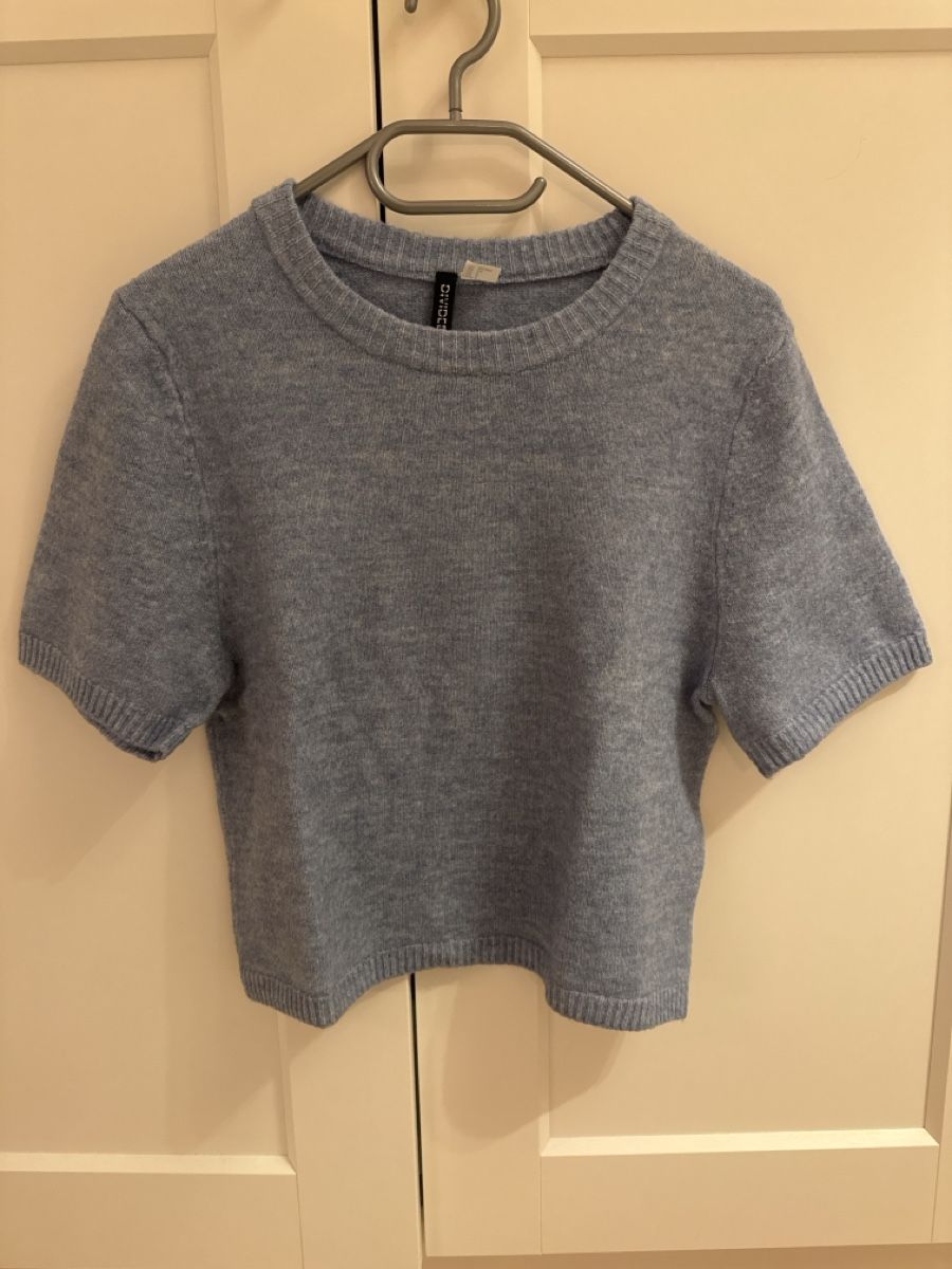 H&M Tops: Blaues Strick- Oberteil – Neuf (Voir description) à Villmergen par adi_5ljw