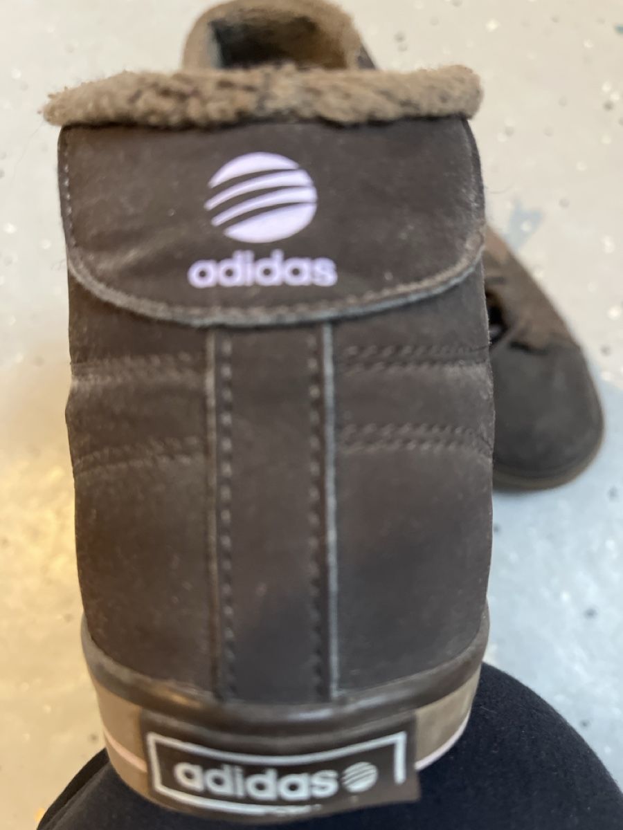 Adidas Scarpe da uomo: Braune Adidas Schuhe Grösse 40 – Usato da Wiggen venduto da Zauber_fee 3