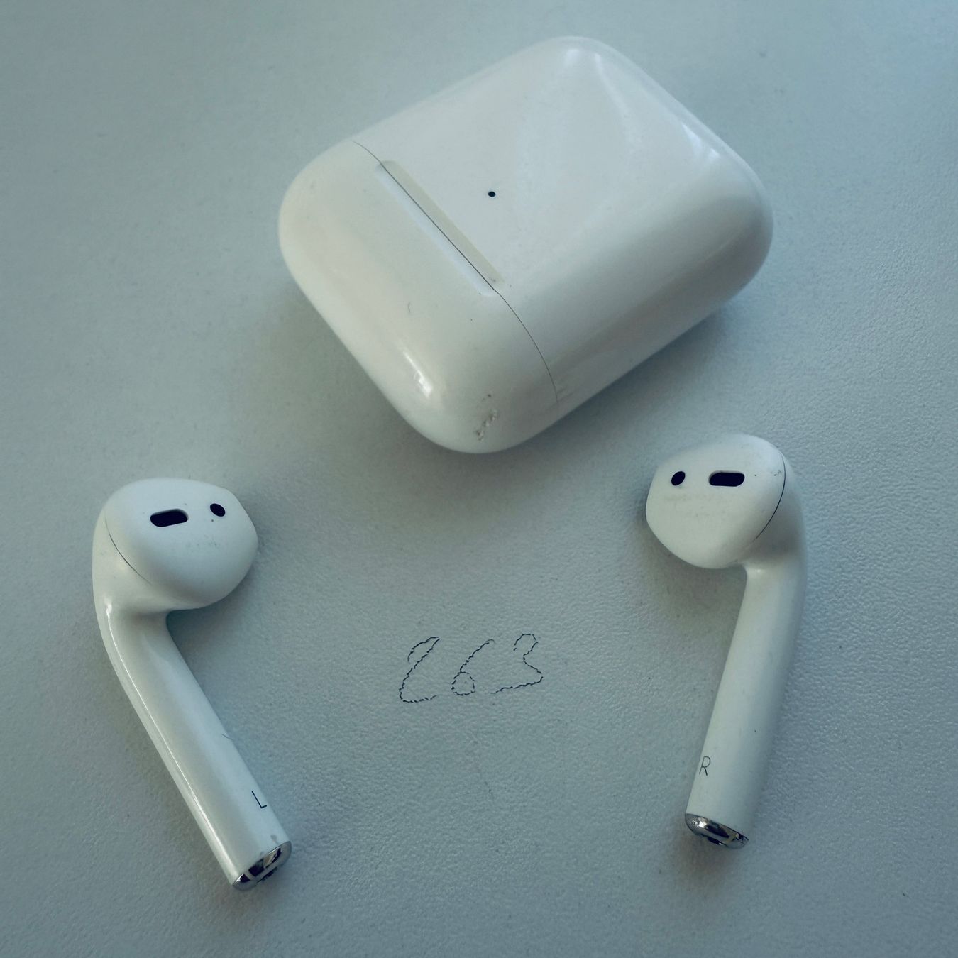 Apple Cuffie: Original Apple AirPods 2 Gen. Kopfhörer mit QI Wireless Case – Usato da Basel venduto da MY.AIRPODS.SHOP 6
