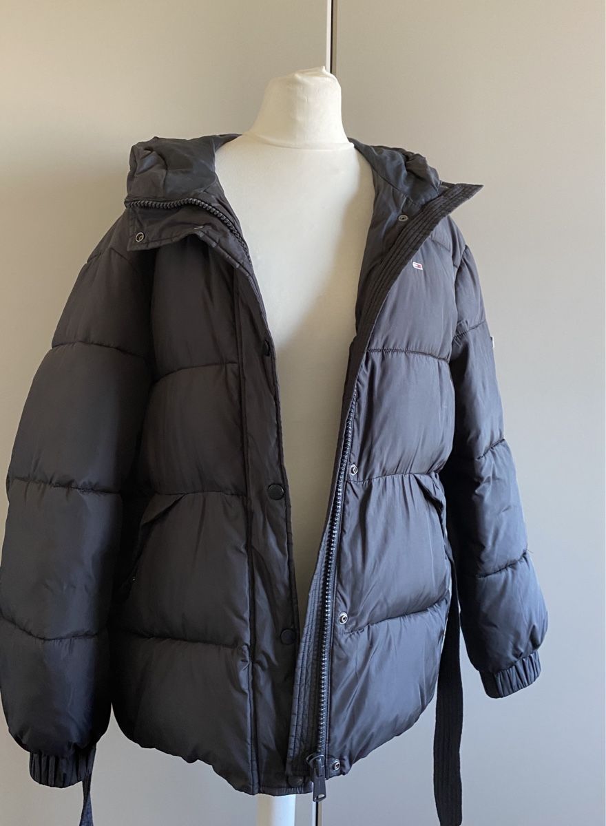 Tommy Hilfiger Jacken: Tommy Jeans Daunenjacke schwarz Gr. S – Gebraucht aus Münchenstein von Luvaani 4
